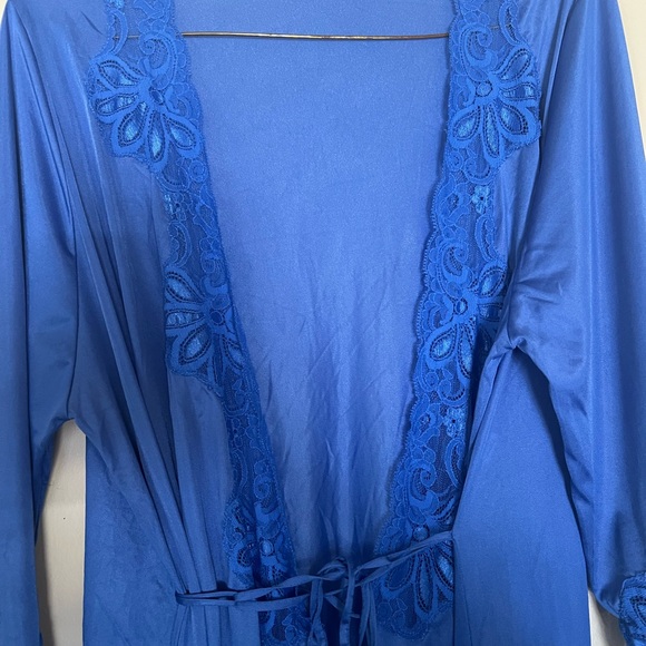 Shadowline Blue Satin Robe - Picture 8 of 8